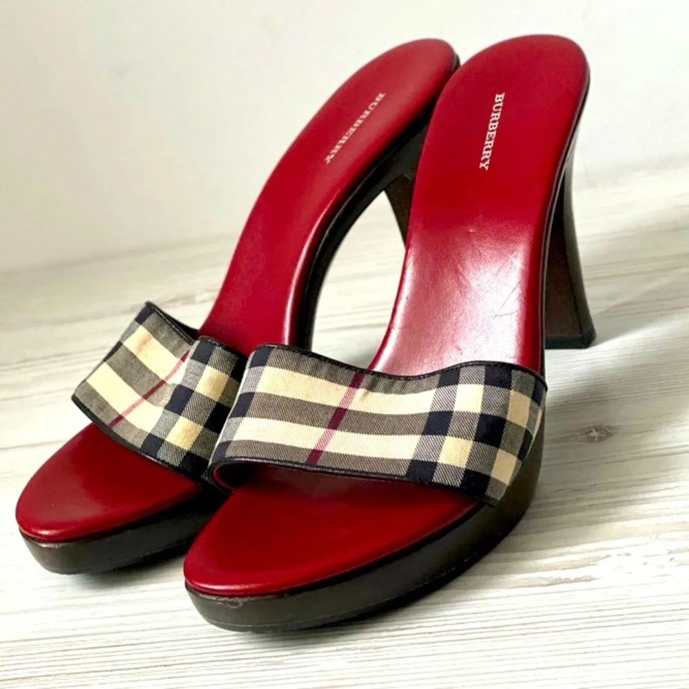BURBERRY Signature Monogram Red Leather Heels, Authentic. EUC